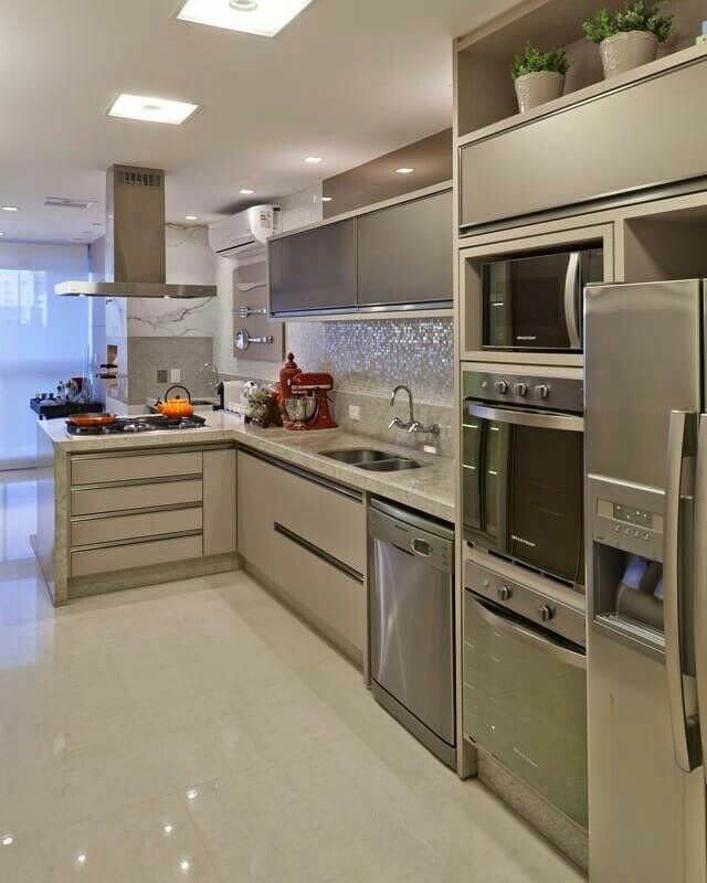 دکوراسیون کابینت آشپزخانه10